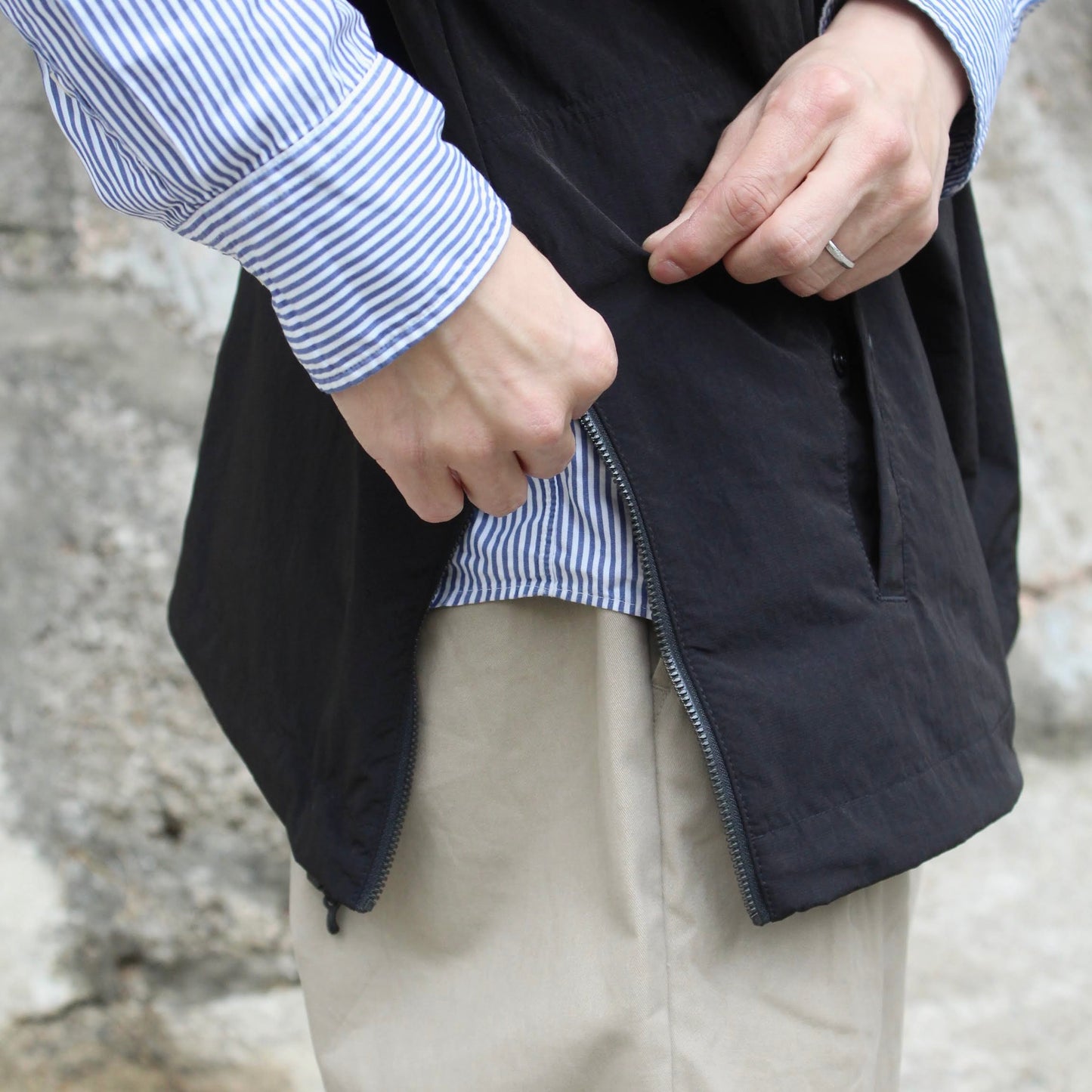 WILD THINGS JAPAN -
CONVERTIBLE PULLOVER