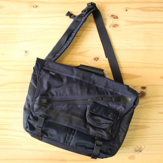 HARVEST LABEL - 
ReLoad MESSENGER BAG