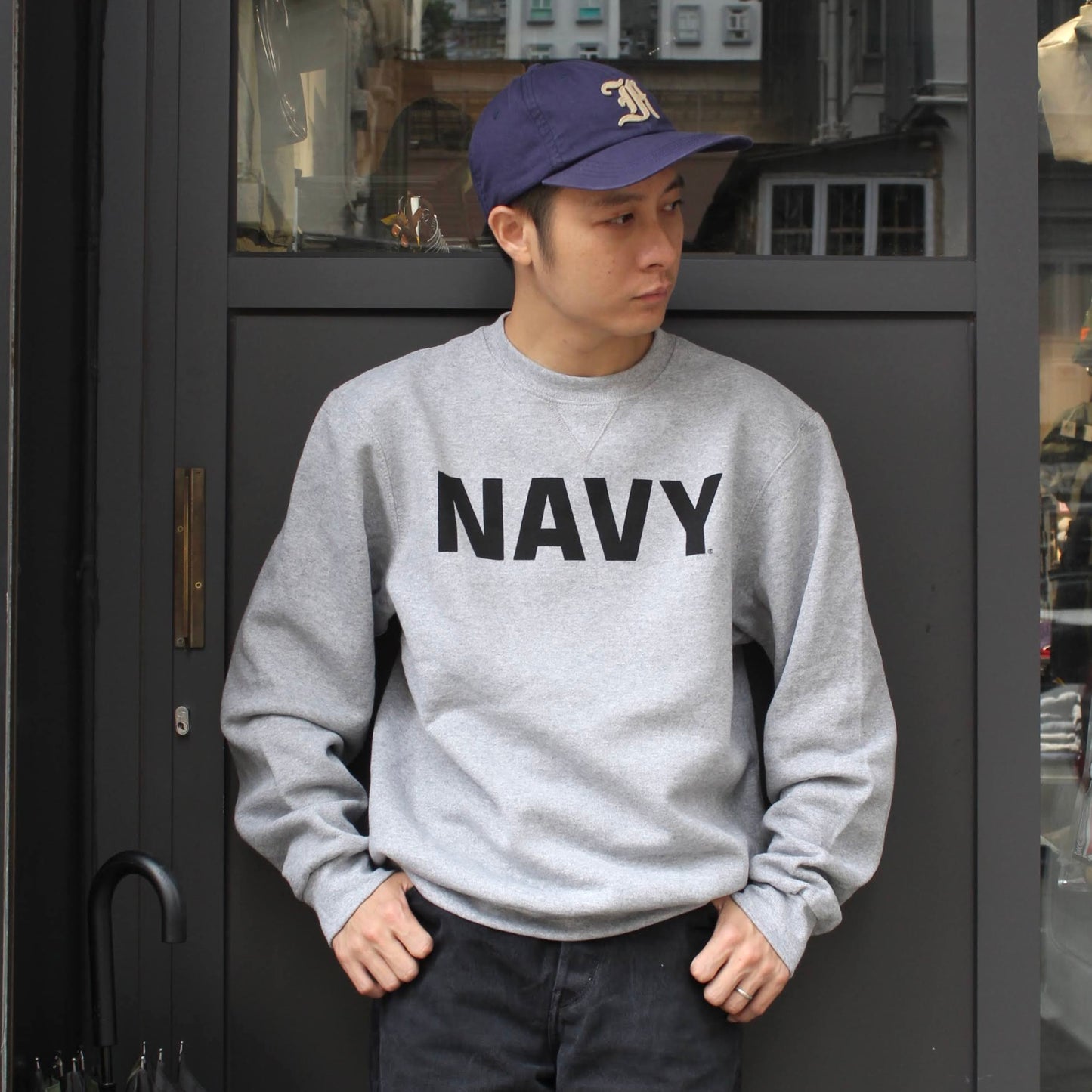 MILITARY DEADSTOCK COLLECTION -
U.S NAVY SWEATSHIRT