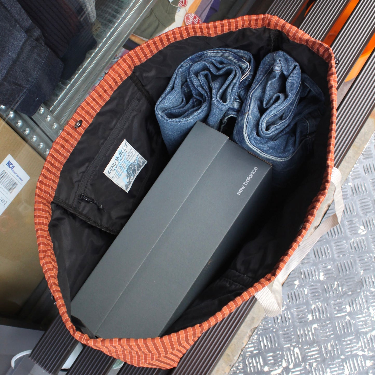 GRAMICCI -
PLAID CLIMBING TOTE