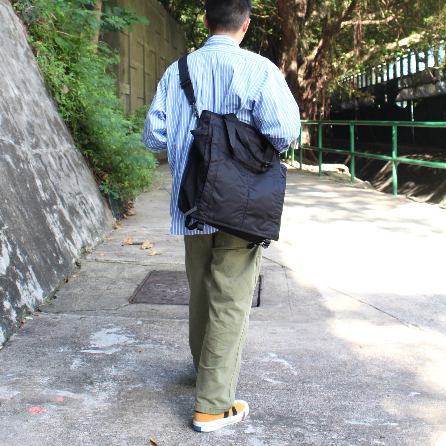 HARVEST LABEL -
WINGMAN SHOULDER TOTE BAG