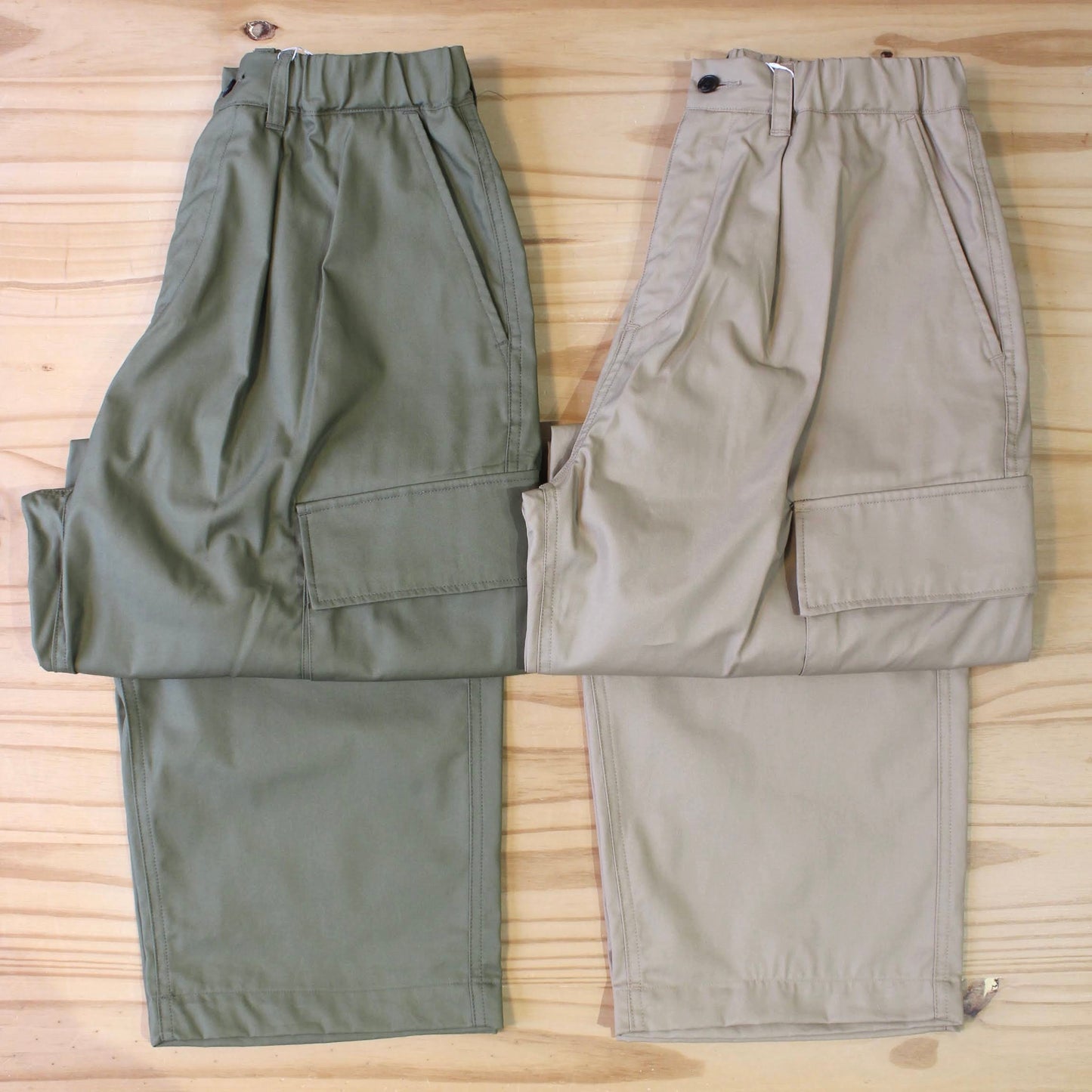 MANUAL ALPHABET -
COTTON NYLON GABARDINE CARGO PANTS