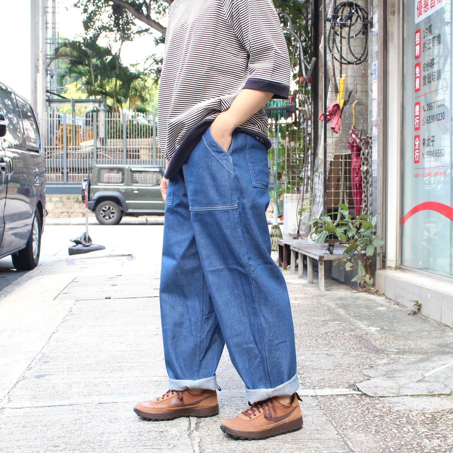 HATSKI -
LOOSE TAPERED UTILITY TROUSERS DENIM