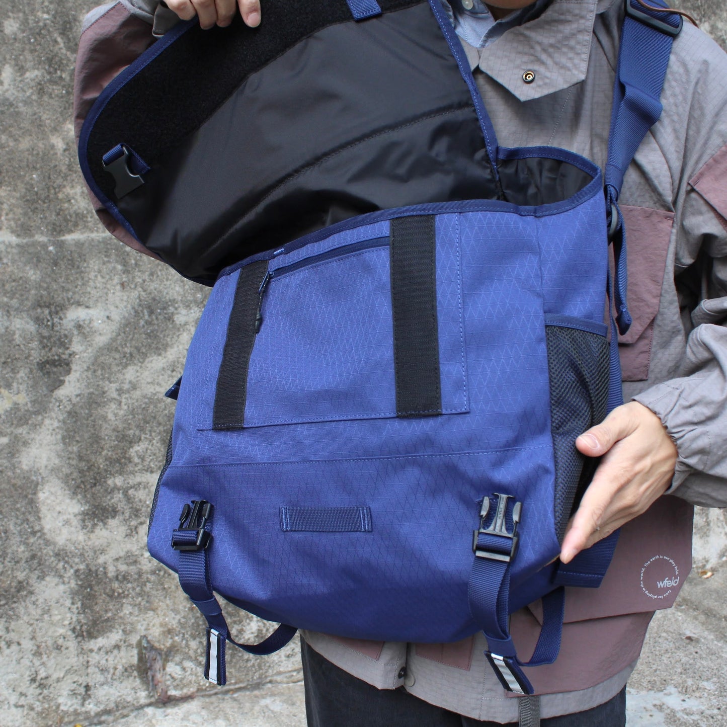 GRAMICCI -
CORDURA MESSENGER BAG