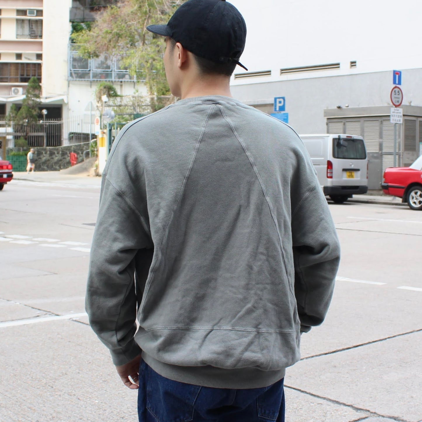 REMILLA -
DELTA SWEAT