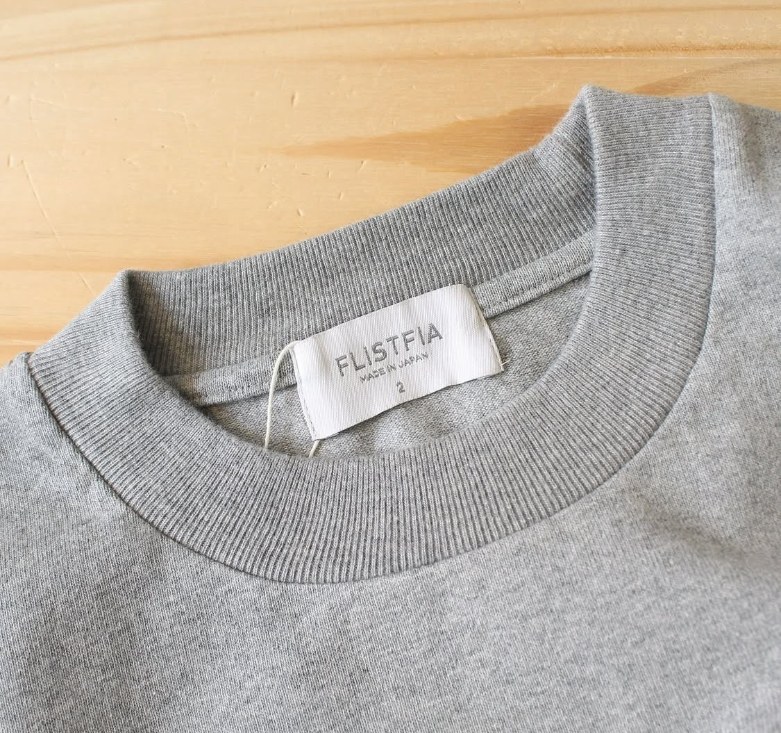 FLISTFIA -
PRINT POCKET TEE