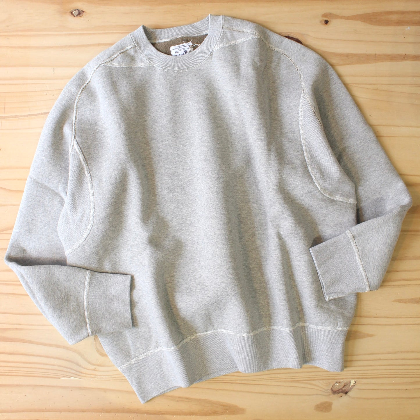 RIDING HIGH -
AZUMA FLEECE CREW SWEAT