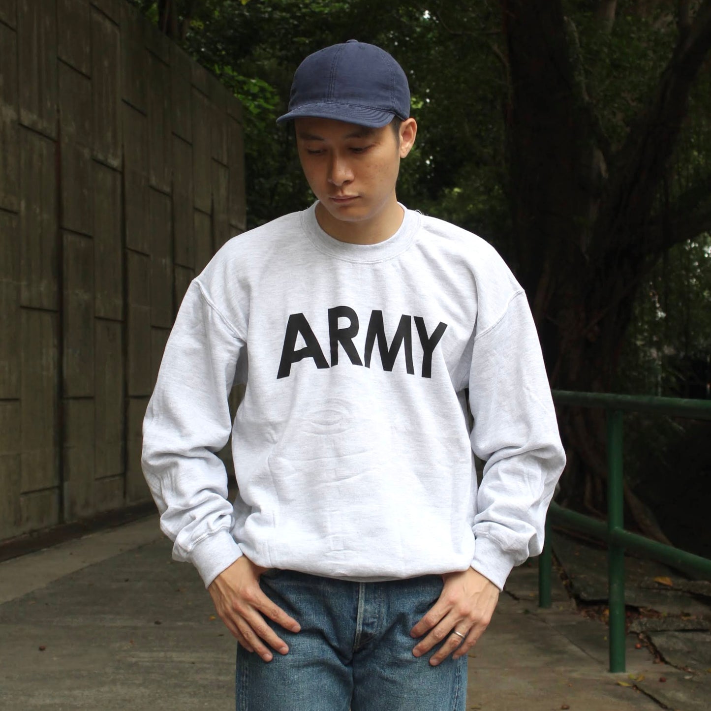 MILITARY DEADSTOCK COLLECTION -
ARMY SWEATSHIRT