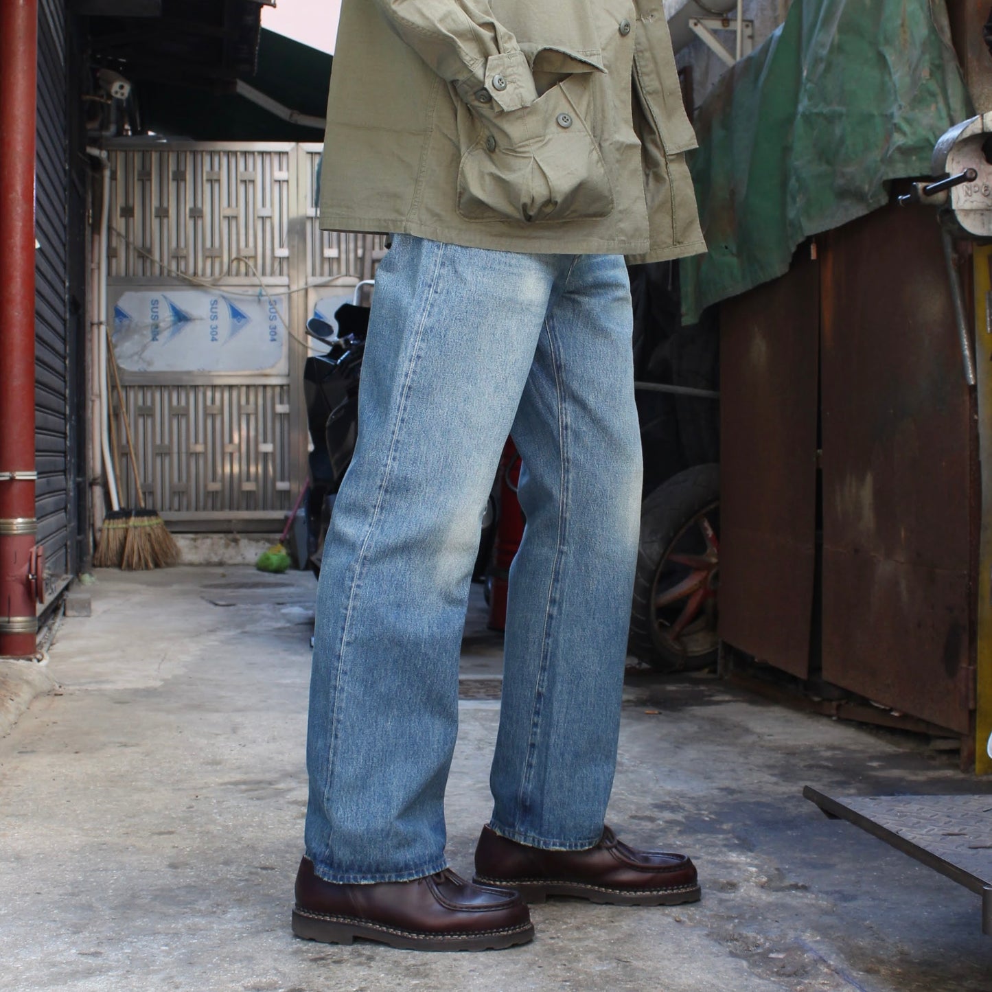AUTHEN JAPAN -
12.5OZ VINTAGE STRAIGHT LEG DENIM
USED WASH