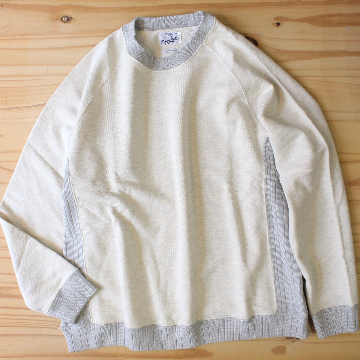RIDING HIGH TOKYO -
BOCOBOCO URAKE CREWNECK SWEAT