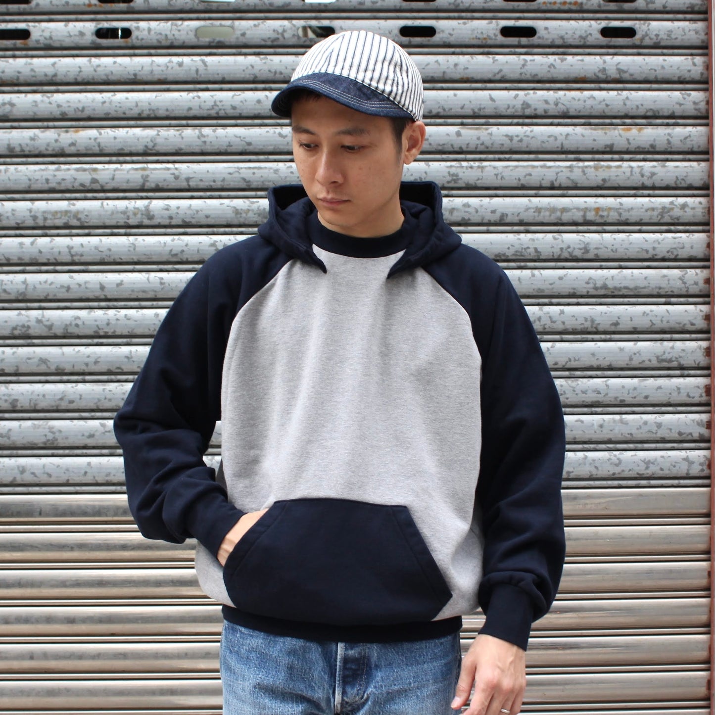 FLISTFIA -
2 TONE AFTER HOODED