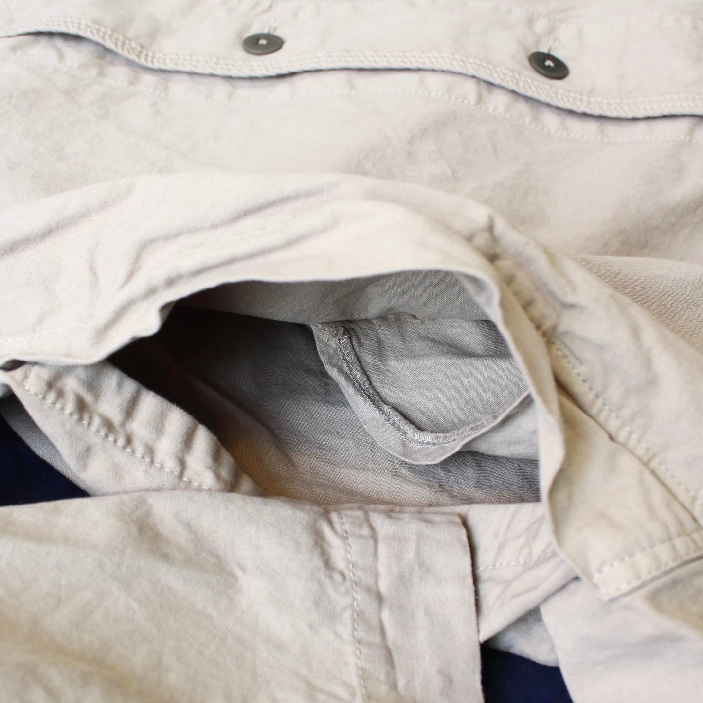 REMILLA - 
LAB HUNT SMOCK SHIRT