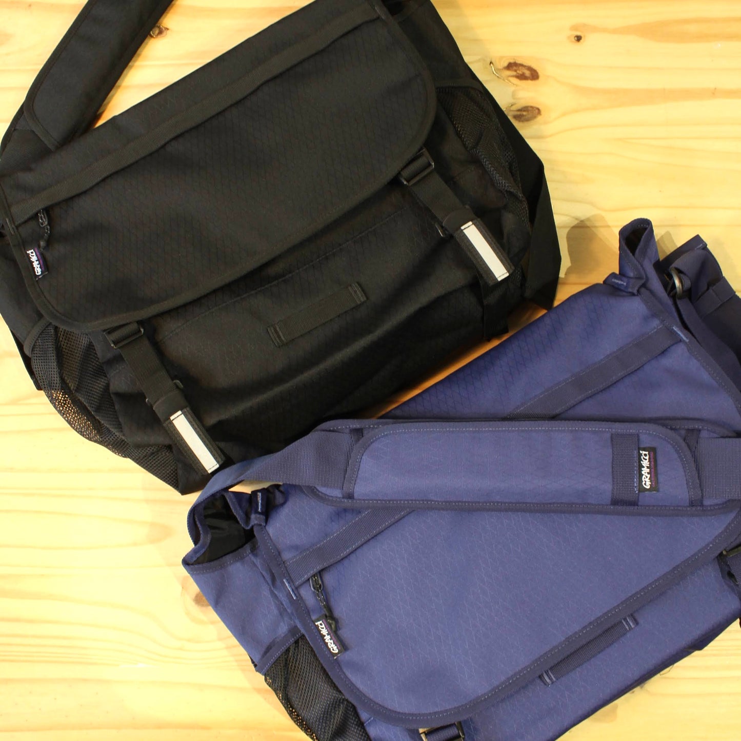 GRAMICCI -
CORDURA MESSENGER BAG