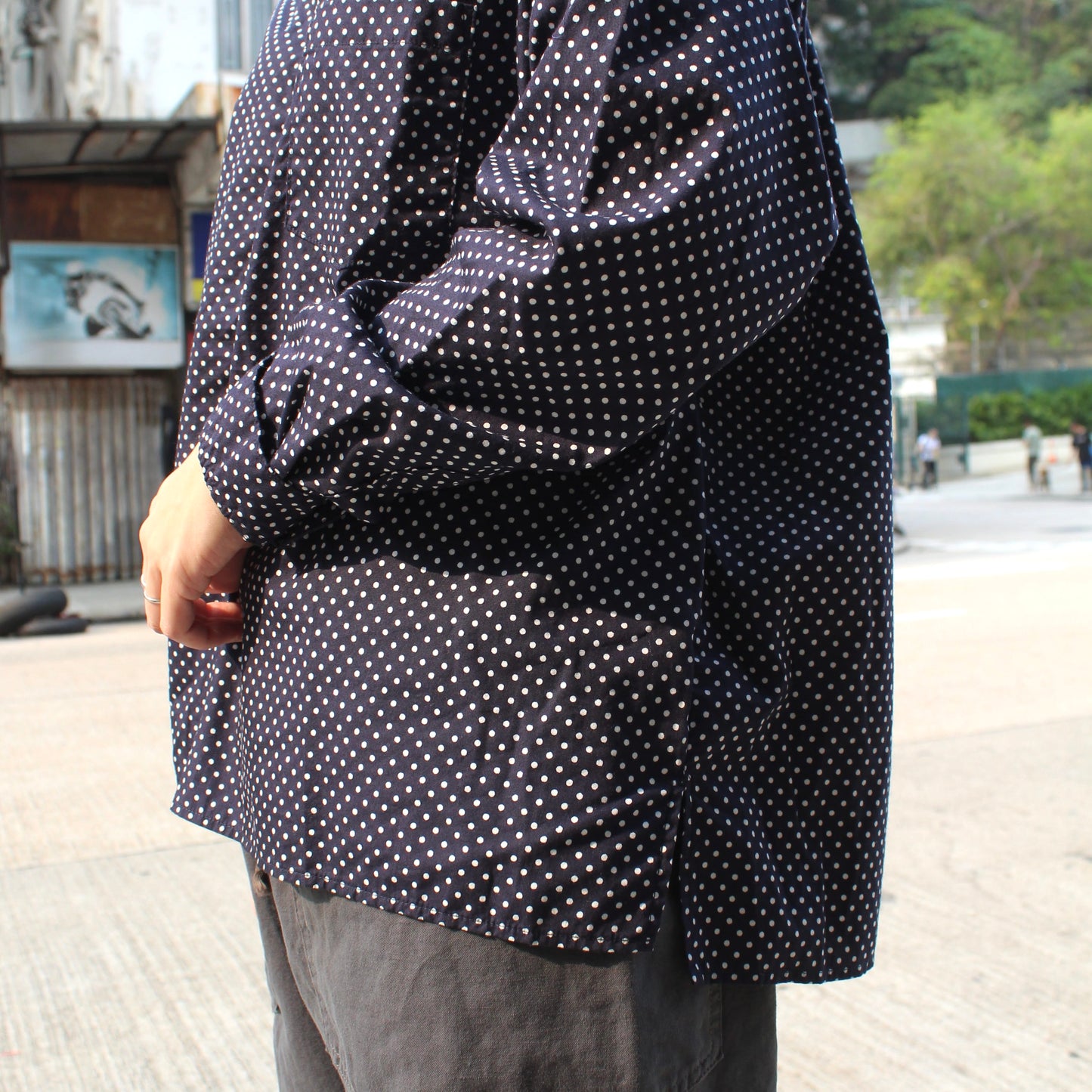 D.M.G - 
Little dot stand collar pocket pullover shirt