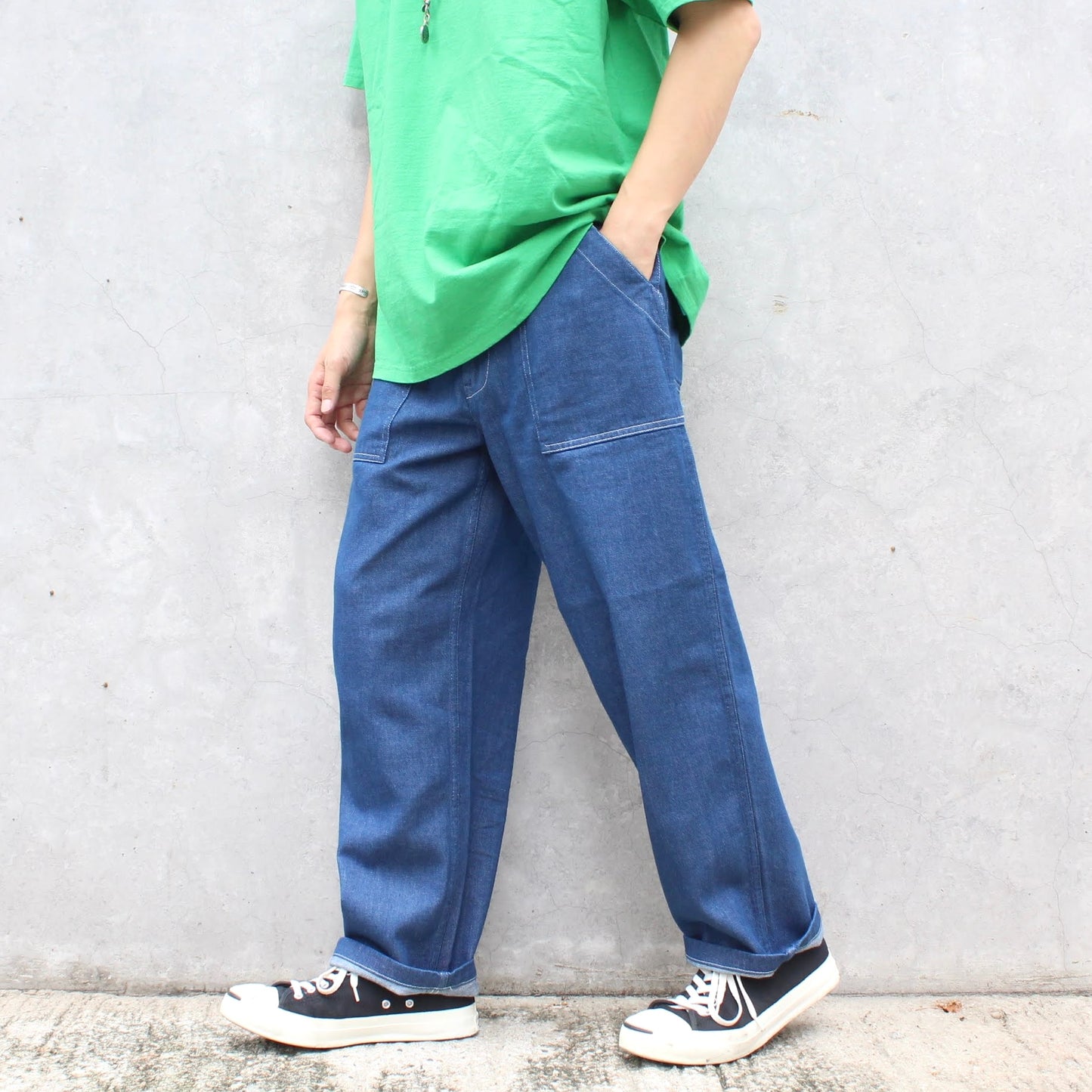 HATSKI -
LOOSE TAPERED UTILITY TROUSERS DENIM