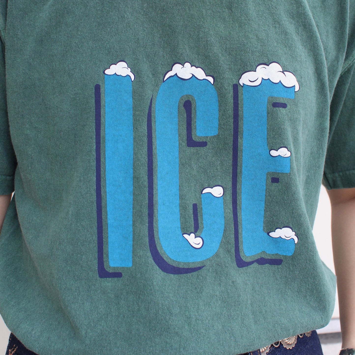 D.M.G - 
ICE PIGMENT DYE PRINT TEE