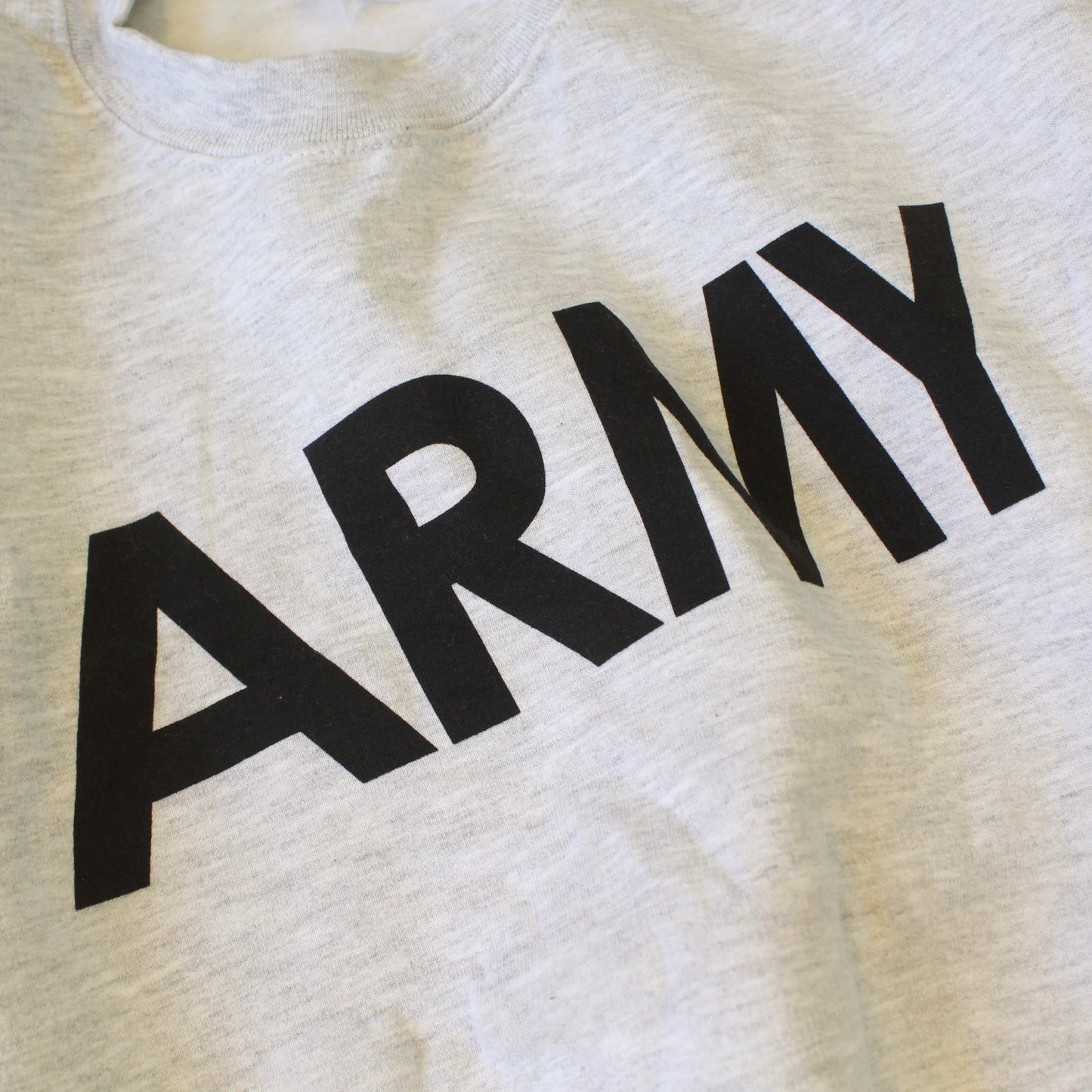 MILITARY DEADSTOCK COLLECTION -
ARMY SWEATSHIRT